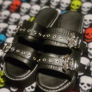 Vampire Bat Closure Slides